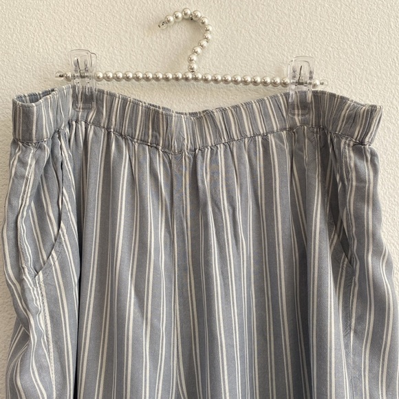 American Eagle Outfitters High Waist Elasticized Comfy Viscose Culotte Pants - Picture 6 of 9